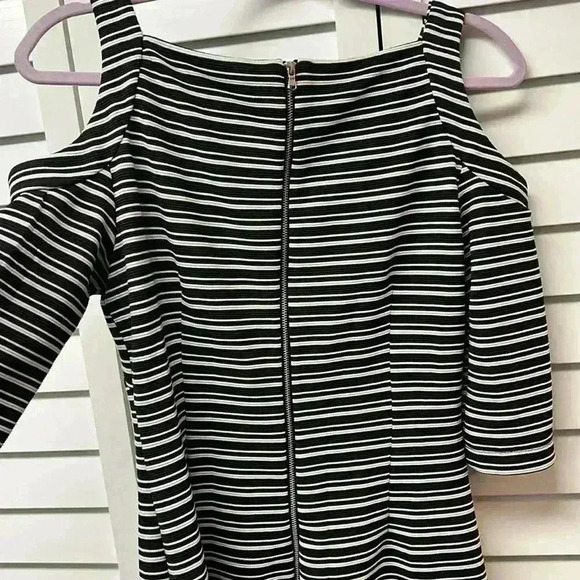 Gabby Skye Striped Cold Shoulder Dress Size 8 Black & White - Picture 4 of 4